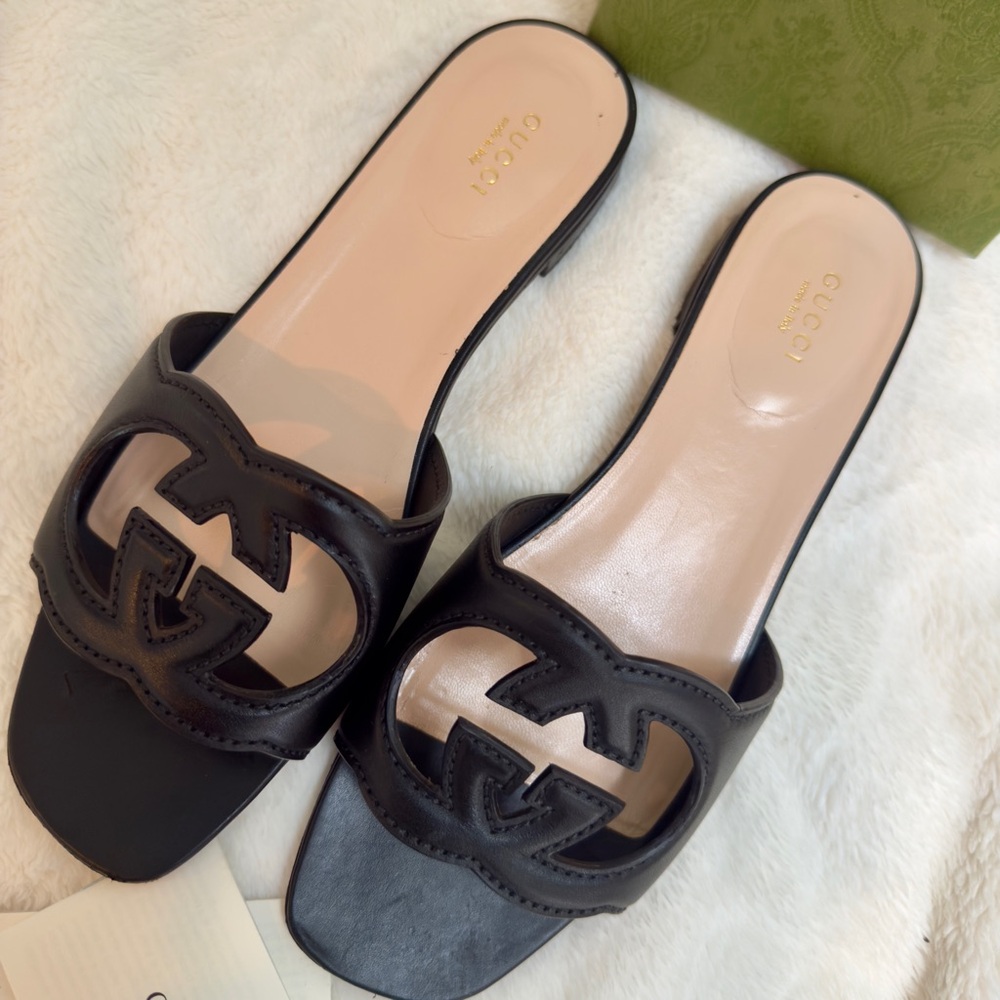 Gucci black leather interlocking GG sandals